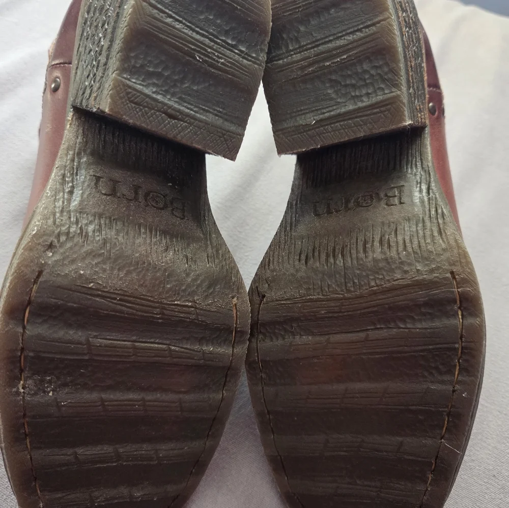 BORN Women's Brown Leather Ankle Booties - Picture 3 of 12